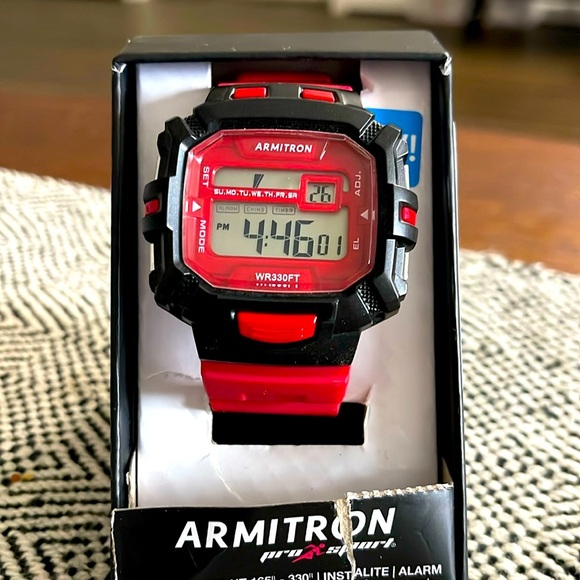 ARMITRON PRO SPORTS Water Resistant 330ft, Instalite, Alarm, Men's Watch New - Picture 3 of 3